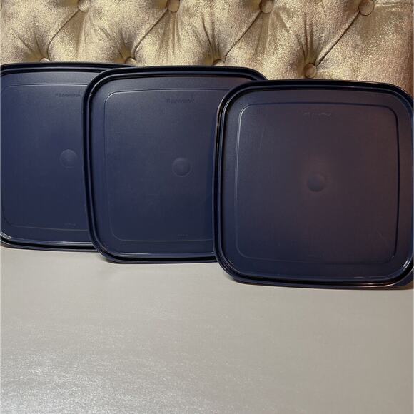 Vintage Tupperware Bentgo Set with Cariolier Handle, Plates, Seals Grey and Blue - Picture 9 of 13